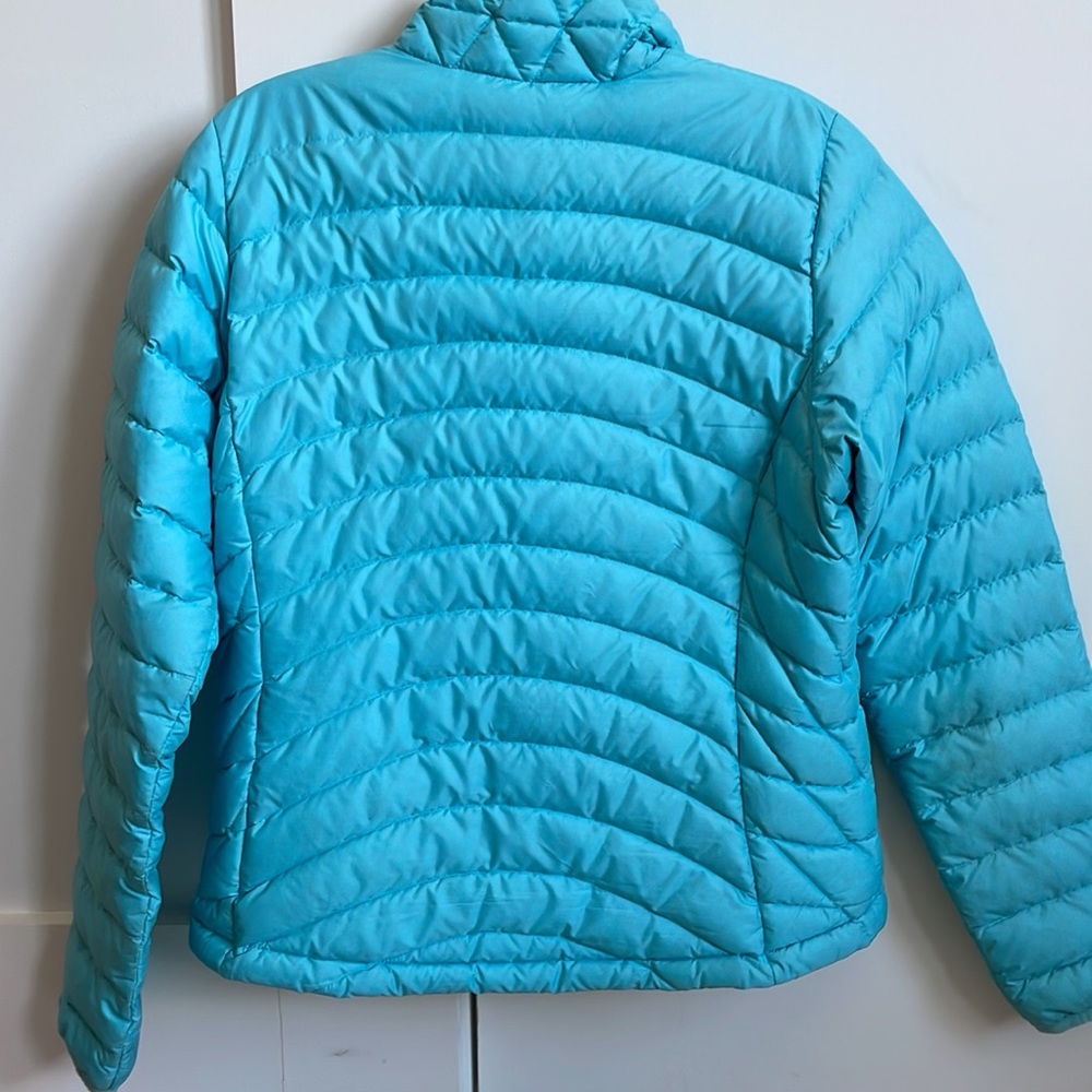Ladies Patagonia goose light puffer jacket. Womens size Medium - Picture 6 of 8